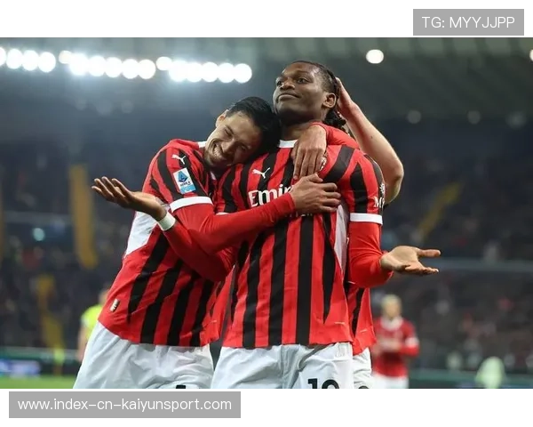 AC米兰门将神扑保住一分不失