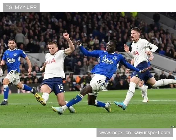 英超周一独角戏！桑德兰对阵埃弗顿，黑马强势出击，冲击3连胜，桑德兰vs曼联比分预测